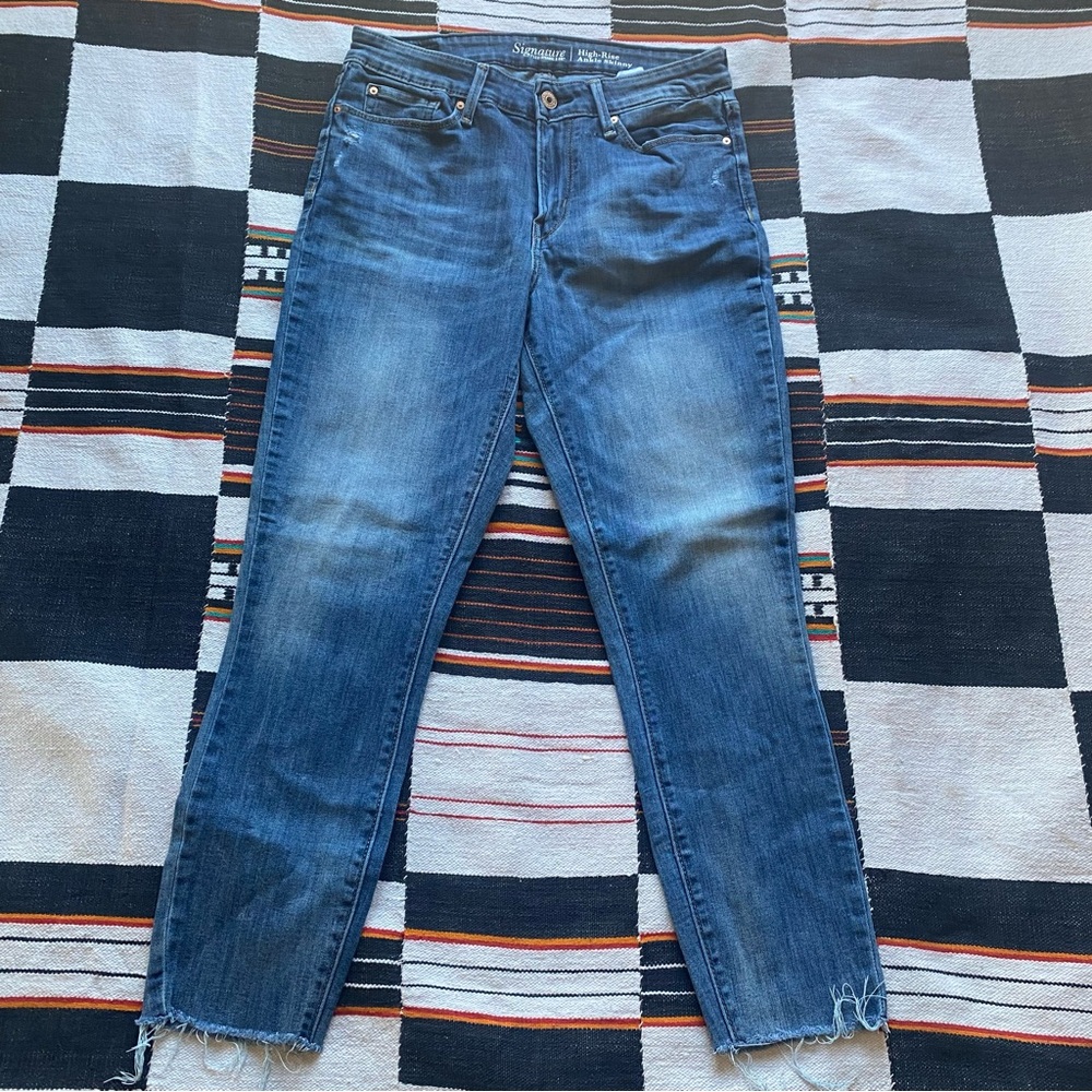 Levi’s High Rise Ankle Skinny Denim Jeans. Distressed style. Size 6..  28/25. - Picture 2 of 8